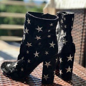 Wild Diva Star Embroidered Black Heel - Size 7